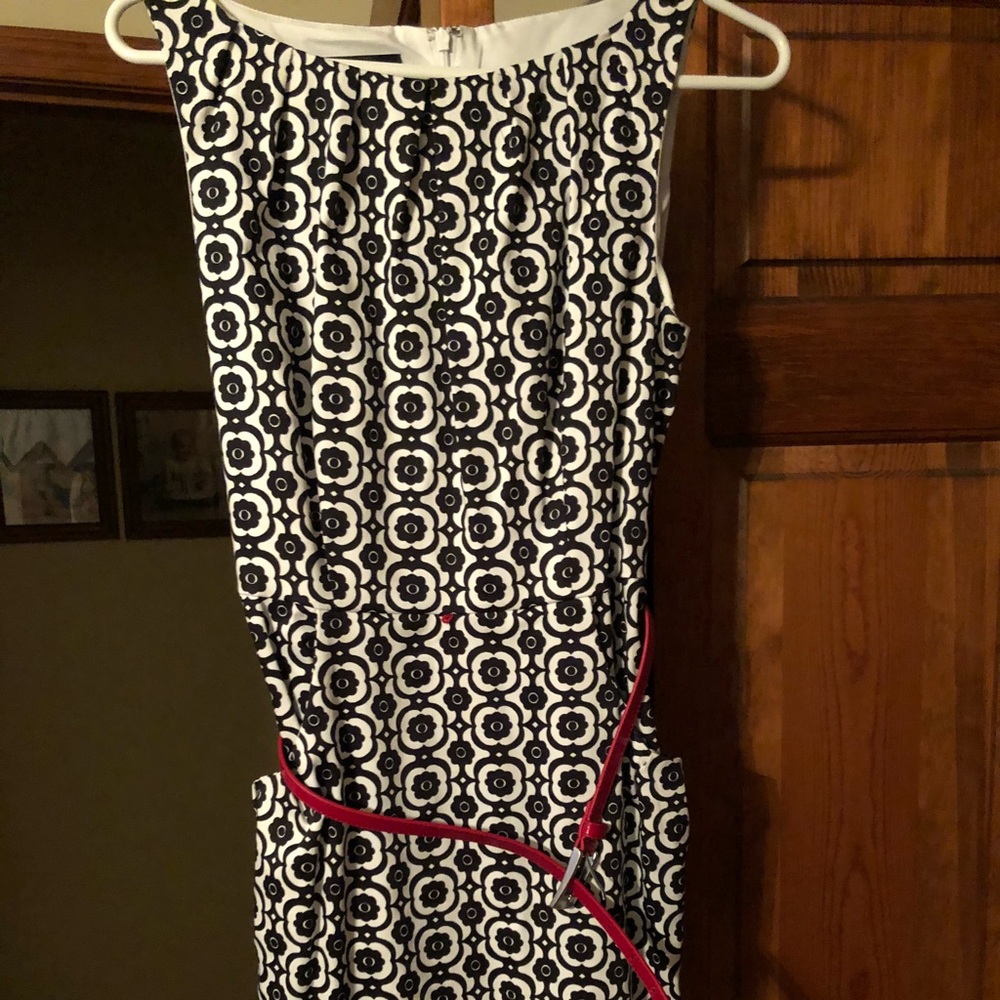 Nine West size 6 dress with pockets